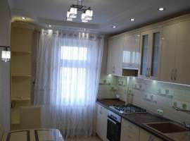 Сдаётся длительно 2-х комнатная квартира с отличным ремонтом в...