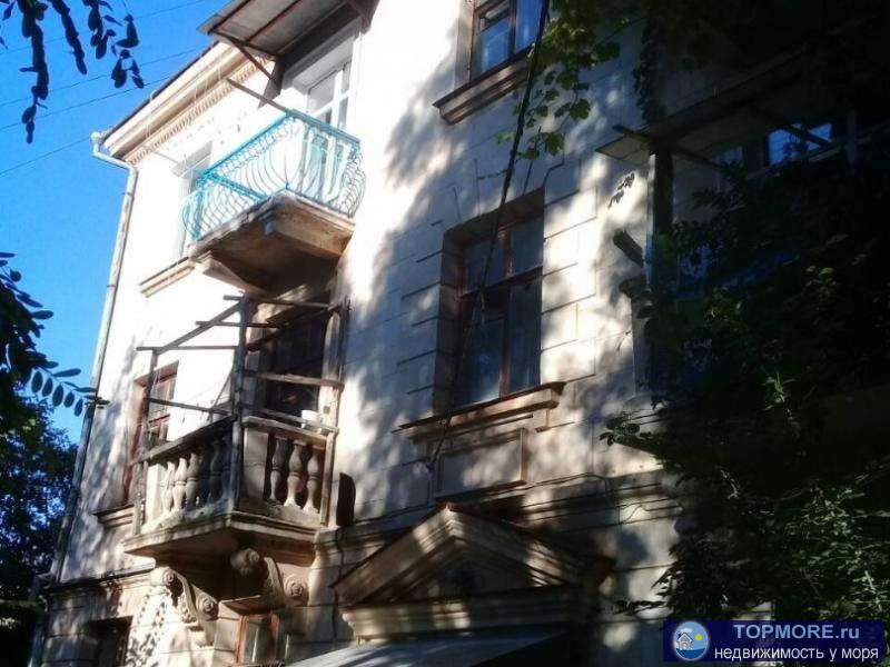 Продается отличная квартира в бухте Стрелецкая на Ефремова 1.  ' Сталинка '.  Очень комфортная планировка квартиры :... - 4