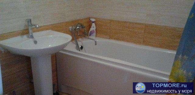 Сдаётся  квартира.  Удобный 2х-спальный диван + дополнительное спальное место. Холодная, горячая вода круглосуточно,... - 2