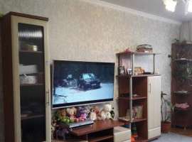 Сдаётся в аренду просторная и комфортабельная квартира. Внутри...