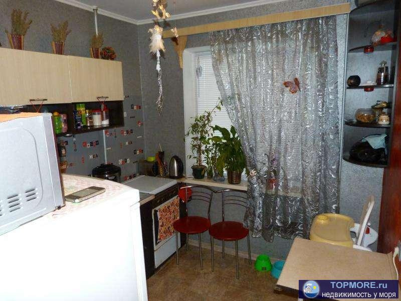 Продается уютная просторная квартира. Окна стеклопакет, балкон остеклен столярка, раздельный с/у, душевая кабинка, в... - 1