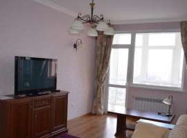 Сдаётся в аренду просторная двухкомнатная квартира.  2 санузла,...