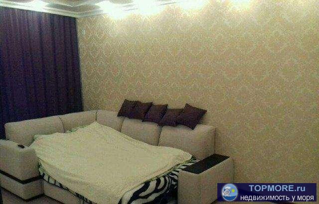 Сдаётся в аренду уютная и комфортная квартира. Есть вся необходимая бытовая техника и мебель. Шикарный вид на город....