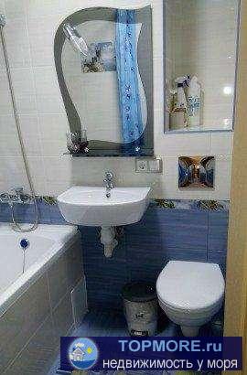 Сдаётся уютнаю, чистую, с хорошим ремонтом 2-х комнатную квартиру на длительный срок, на 1-ом этаже у самого синего... - 1