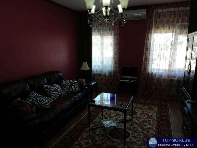 Сдаётся крупногабаритная двухкомнатная квартира на Вакуленчука. Свежий дизайнерский ремонт, дорогая мебель. Есть всё... - 2