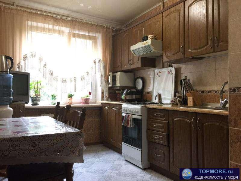 Продается просторная квартира., панельного кооперативного дома,Три изолированные комнаты-17,1/12,6 /7,7 кухня-9,7... - 3