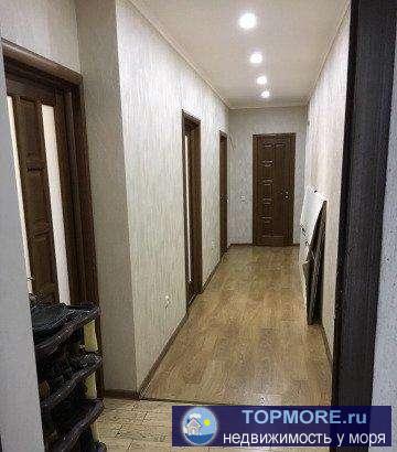 Сдается трехкомнатная квартира с мебелью, техникой и евроремонтом.  Двор закрытый, при въезде шлагбаум, охрана.... - 4