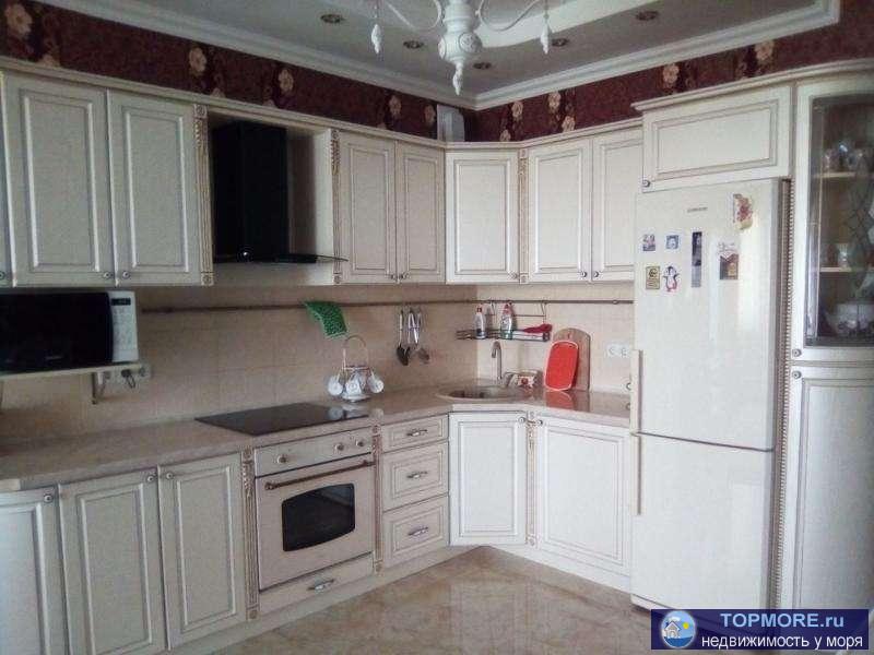 Комфортабельная квартира с дизайнерским ремонтом в районе Москольца. Новый дом, ухоженные парадные, охраняемый...