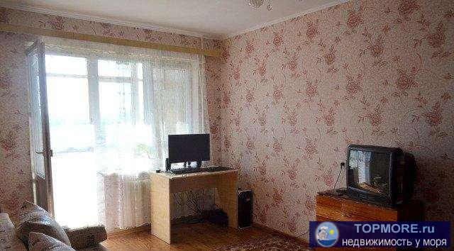 Идеальный вариант для молодой семьи. Большая светлая уютная комната, из окна  шикарный вид на город. Окна...