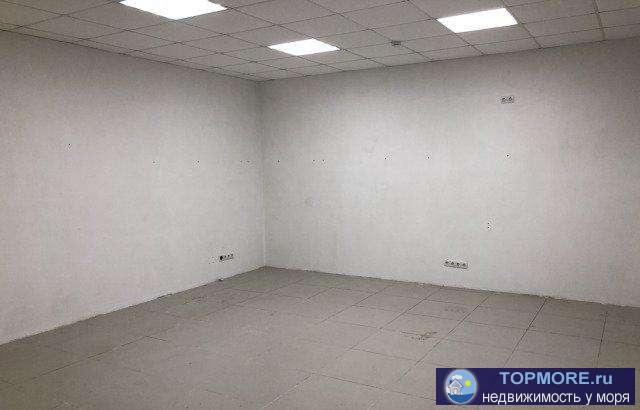 Сдаётся отличное помещение, с двумя входами, кондиционер, санузел. Интенсивный автомобильный трафик, развитая... - 2