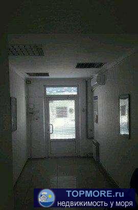 Нежилое помещение, первый этаж  жилого здания . Вход с центральной улицы , хороший подъезд и парковка.  Звоните...