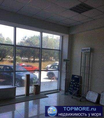 Помещение находится на первом этаже здания, панорамные стекла, подходит как для магазина , так и для офиса. Рядом...