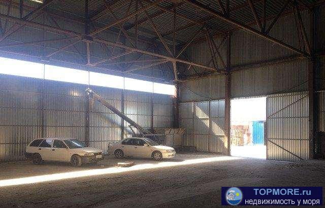 Сдаю помещение 900 кв м. по цене 167р за кв.м. Высота до баллок 7 метров.  Звоните оперативный показ. - 1