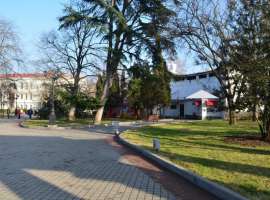 Продается коммерческое  помещение 13,7 кв. м  в самом центре...