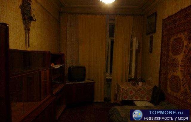 Продаётся трёхкомнатная комнатную квартира в 'тихом' центре Севастополя, расположенная на 3-м этаже 4х-этажного дома... - 2