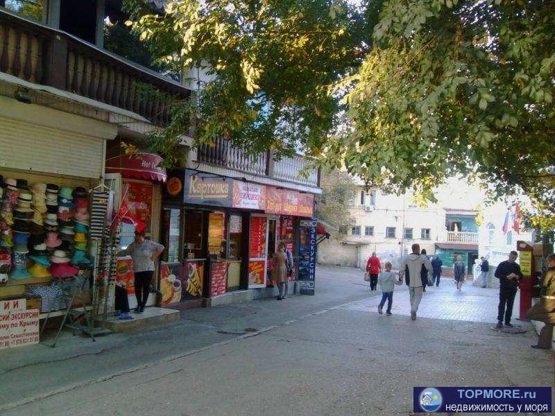 Продается коммерческое  помещение 5.3 кв. м  в самом центре Севастополя- Графская пристань. СУПЕР ВЫСОКИЙ ПЕШЕХОДНЫЙ... - 1