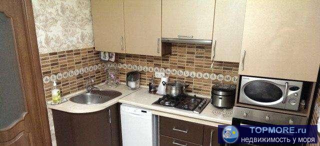 Квартира после капитального ремонта. Установлена современная сейф-дверь. Заменена электрика, немецкие обои,... - 1