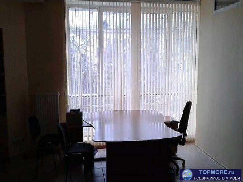 Сдается помещение под офис 3 этаж , отдельный вход, парковка.  Центральная часть города. Помещение меблированное,... - 1