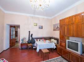 Сдам двухкомнатную квартиру на земле. Общий двор, место под авто,...