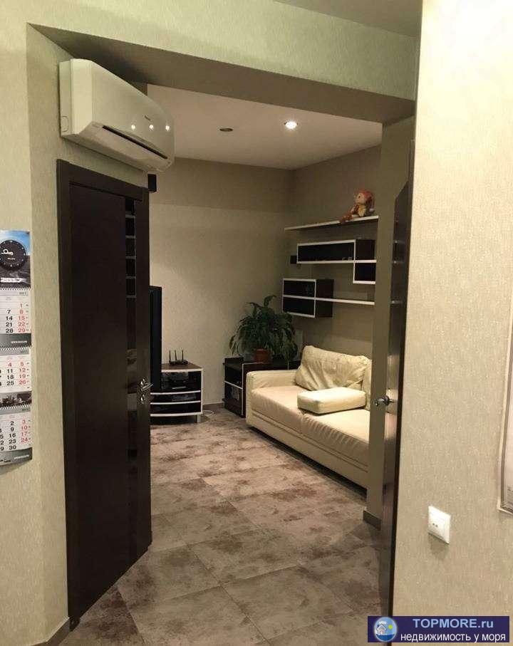 Продаю  квартиру 50 кв.м.  с ремонтом и мебелью. Евродвушка.Большая кухня-гостиная, спальня, остекленная лоджия....