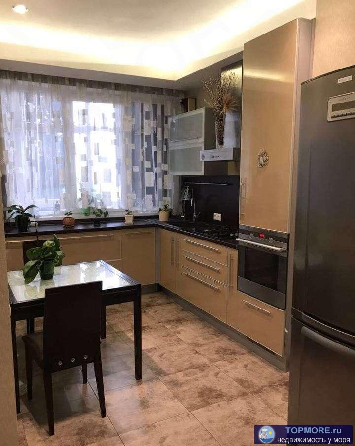 Продаю  квартиру 50 кв.м.  с ремонтом и мебелью. Евродвушка.Большая кухня-гостиная, спальня, остекленная лоджия.... - 1