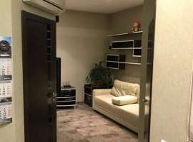 Продаю  квартиру 50 кв.м.  с ремонтом и мебелью. Евродвушка.Большая...