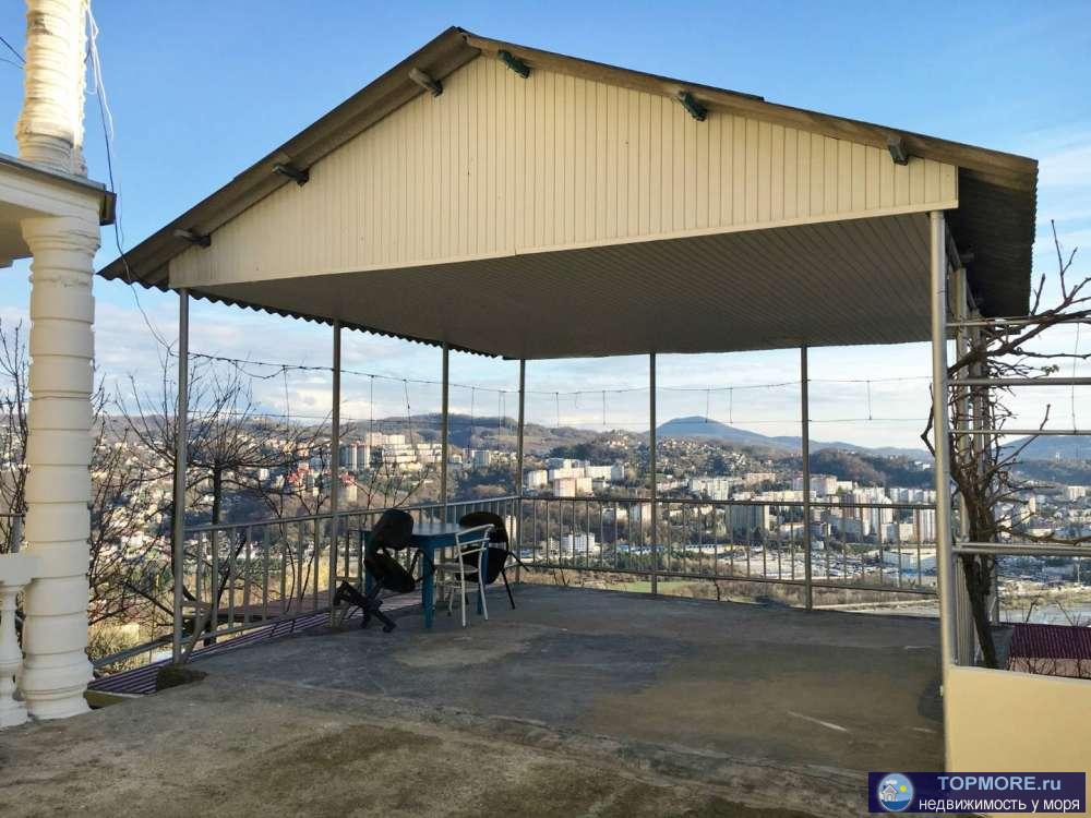 Просторный дом 300 кв.м. с беседкой, садом, парковкой в Центральном районе Сочи.На первом этаже большой зал и кухня,... - 1