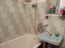 Продается просторная, светлая и уютная трехкомнатная квартира на...