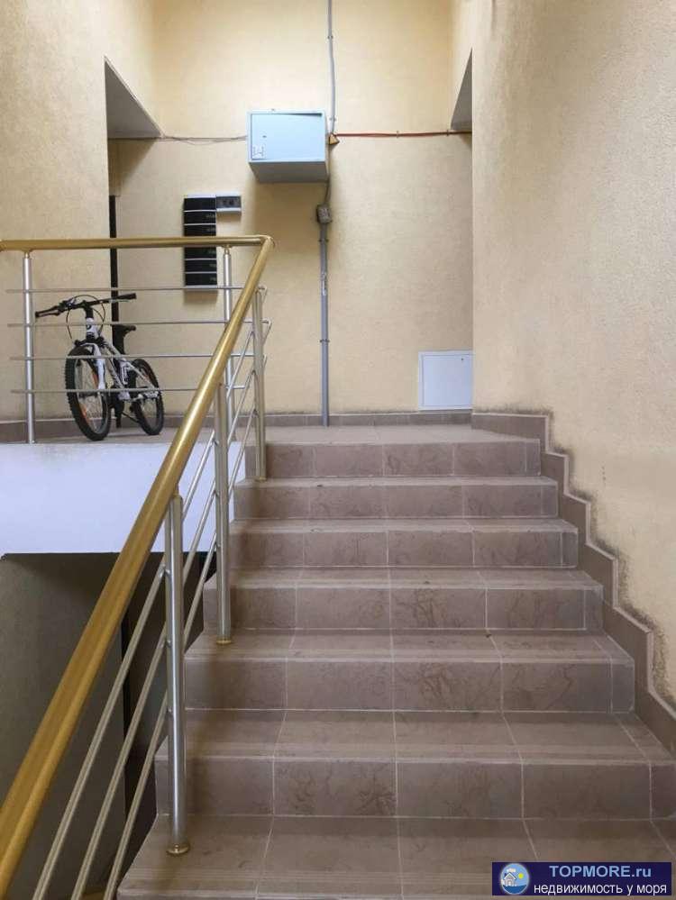 Квартира два уровня 42 кв. м. без учета второго уровня и балконов , на втором уровне спальное место и кладовая,... - 2