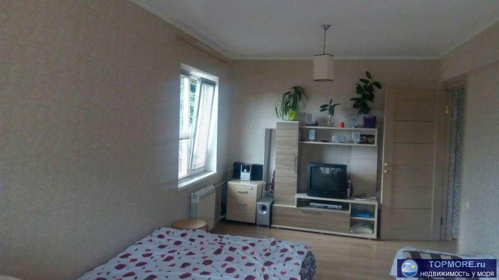 Отличная видовая квартира,вид на море и лес.Очень светлая.В квартире выполнен ремонт качественными...