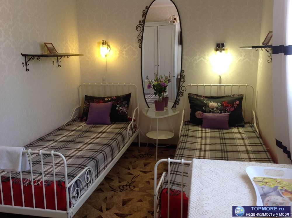 Сдаю комнату на двоих человек в частном коттедже недалеко от Зимнего театра в старом Центре Сочи.   Комната находится... - 7