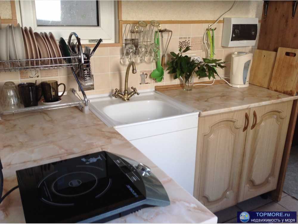 Сдаю комнату на двоих человек в частном коттедже недалеко от Зимнего театра в старом Центре Сочи.   Комната находится... - 8