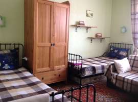 Сдаю  комнату на 2-3 человека в частном коттедже недалеко от...