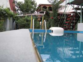 Мы находимся в 5-7 мин ходьбы от песчаного пляжа (450 м)....