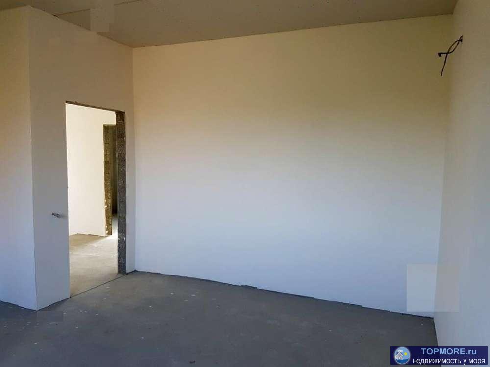 На асфальте, в тихом уголке Анапы станице Анапской продаются 3 двухэтажных облицованных кирпичом дома s-130 кв.м.... - 17