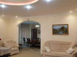 Продается  2 - этажный дом 400 кв.м.  на участке 7.1 сотки в...