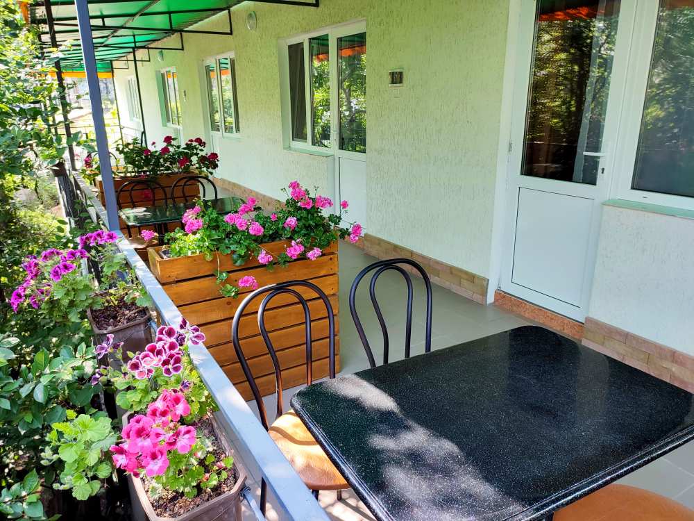 ОТКРЫТО БРОНИРОВАНИЕ НА СЕЗОН 2025    СУДАК. ГОСТЕВОЙ ДОМ 'ПРОХЛАДА' 8 МИНУТ ДО МОРЯ.  Гостевой дом расположен на...