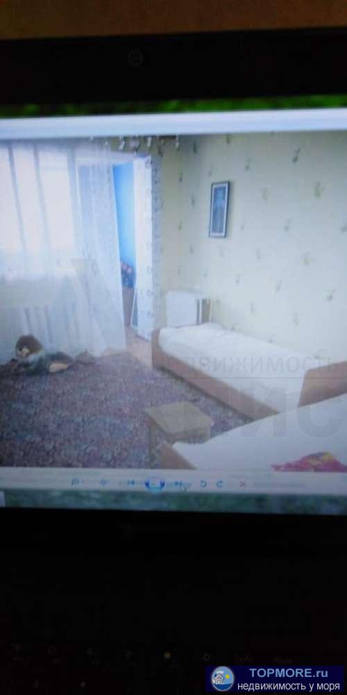 Продается 2 комнатная квартира на спокойной улице в Лазаревской. Общая площадь 40м2 . Квартира светлая, уютная со...