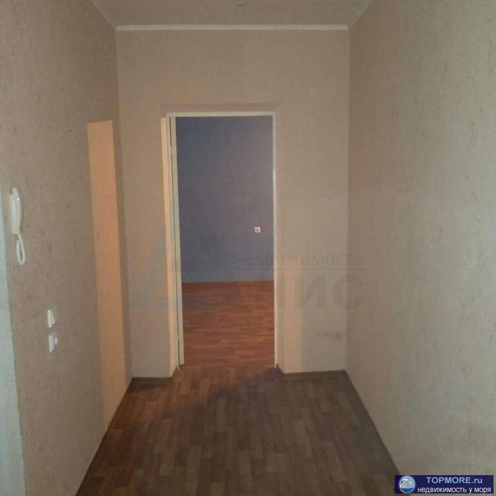 Сдается 2-х комнатная квартира без мебели. Есть эл. печь, стол. На длительный срок. По ул. Котлярова 11 в ЖК... - 2