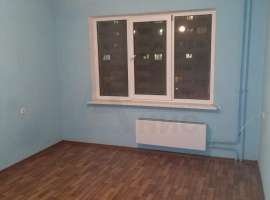 Сдается 2-х комнатная квартира без мебели. Есть эл. печь, стол. На...