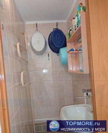 Продаю комнату в общежитии 15м2, пер Павлова, Лазаревское Сочи. Комната с балконом,5эт/5эт. Окна ПВХ раздвижные.... - 2