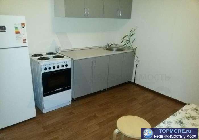 Сдается 1 комнатная квартира на длительный срок в ЖК,,Московский'.В квартире есть: мягкая мебель, шкафы, кухонная...