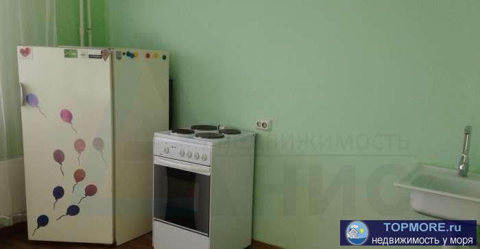 Сдается 1 комнатная квартира частично с мебелью.Из мебели есть: диван,шкаф,стол.Из техники:телевизор,холодильник....