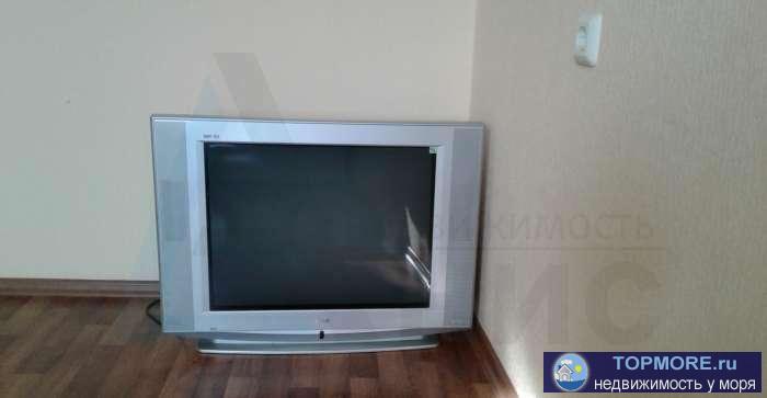 Сдается 1 комнатная квартира частично с мебелью.Из мебели есть: диван,шкаф,стол.Из техники:телевизор,холодильник.... - 2