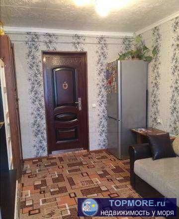 Продается комната с балконом,приватизированная .Пластиковое окно ,ремонт .Рядом школа,магазины,аптеки,автобусная ж/д... - 2