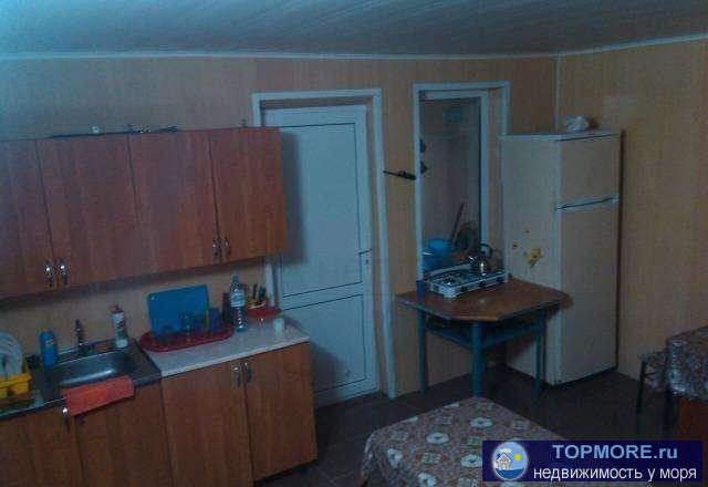 Продаётся 3-х этажный дом в поселке Солоники. До моря 7 минут ходьбы. Рядом есть всё необходимое магазины, школа,...