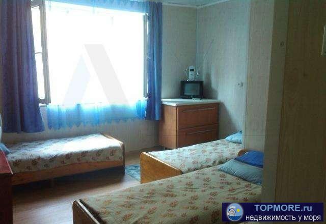 Продаётся 3-х этажный дом в поселке Солоники. До моря 7 минут ходьбы. Рядом есть всё необходимое магазины, школа,... - 1