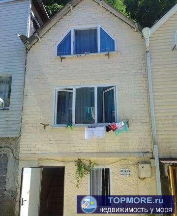 Продаётся 3-х этажный дом в поселке Солоники. До моря 7 минут ходьбы. Рядом есть всё необходимое магазины, школа,... - 2