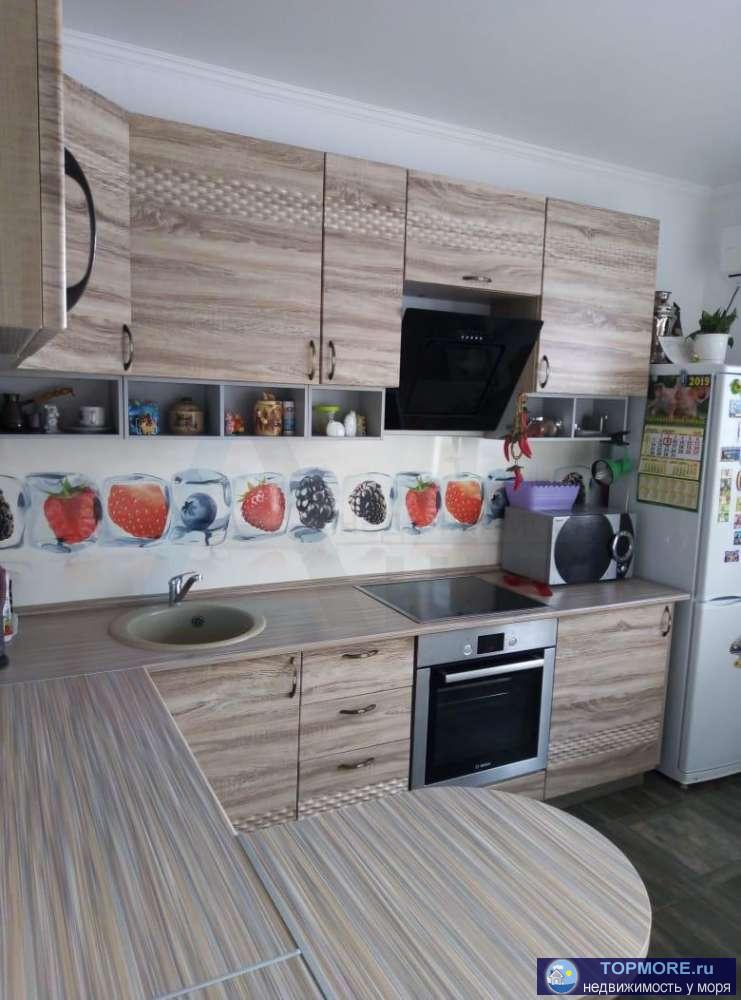 Продается 1 комнатная квартира 39.7 кв.м. на 3 этаже 14 этажного панельного дома. Квартира с хорошим ремонтом и... - 2