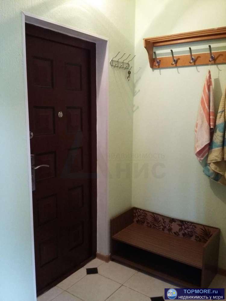 Продается однокомнатная квартира 36 м2 в Якорной щели ( г. Сочи ). Свободная планировка. Балкон остеклен. Вид из окна... - 1